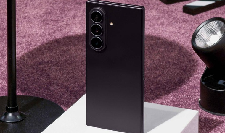 Galaxy Z Fold8 Ultra Bantu Pangkas Waktu Kerja dengan Galaxy AI