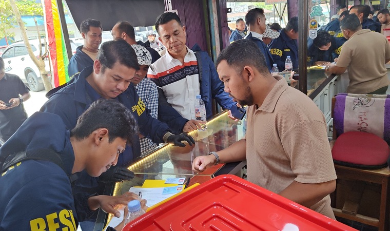 Emas PETI Kuansing Mengalir ke Toko Emas Kampar, Polisi Sita 388 Gram Perhiasan dan Rp972 Juta