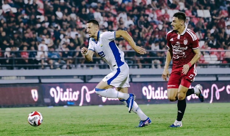 Drama 5 Gol dan Kartu Merah, Persib Kalahkan Bali United 3-2