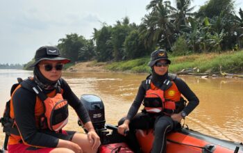 Terbawa Arus Saat Berenang di Sungai Kuantan, Remaja 17 Tahun Masih Dicari Tim SAR