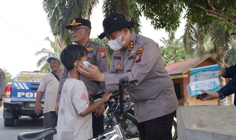 Polda Riau Perkuat Penanganan Karhutla di Kerumutan, Warga Dapat Layanan Medis dan Trauma Healing