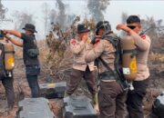 Brimob Riau Lengkapi Personel Karhutla dengan Alat Pernapasan Khusus