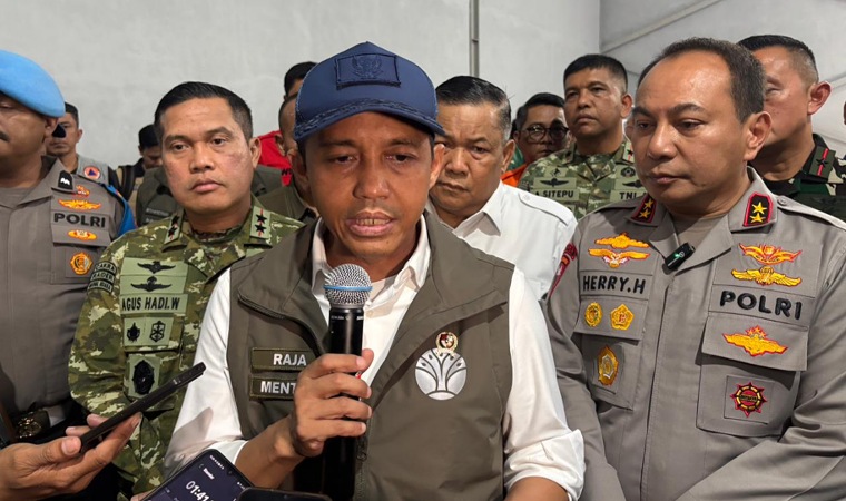 Tinjau Karhutla Riau, Menhut Raja Juli Ungkap Empat Daerah Masih Jadi Konsentrasi