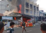 Breaking News! Kebakaran di Jalan Nenas Kagetkan Warga Pekanbaru