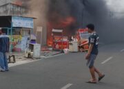 Kebakaran di Jalan Nenas Pekanbaru, Ternyata Kios Dkriuk Fried Chicken