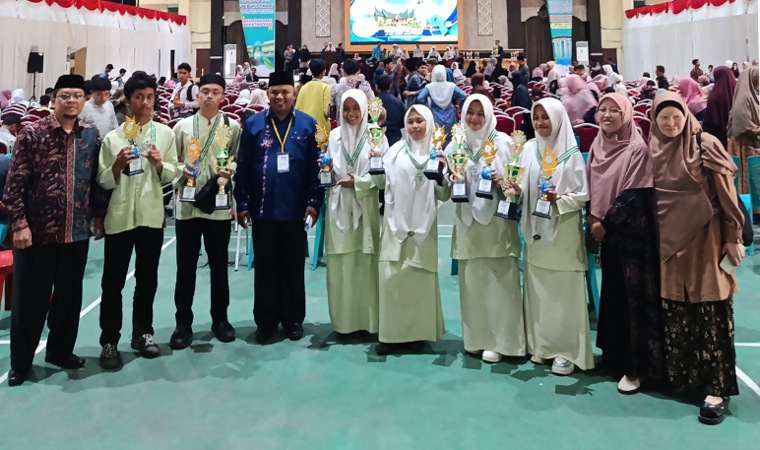 Prestasi Gemilang! 6 Santri PPM Diniyyah Pasia Borong Juara Olimpiade Bahasa Arab Tingkat Sumbar