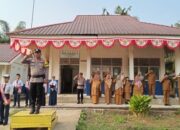 Polisi Masuk Sekolah, Bhabinkamtibmas Batu Hampar Tanamkan Disiplin ke Pelajar