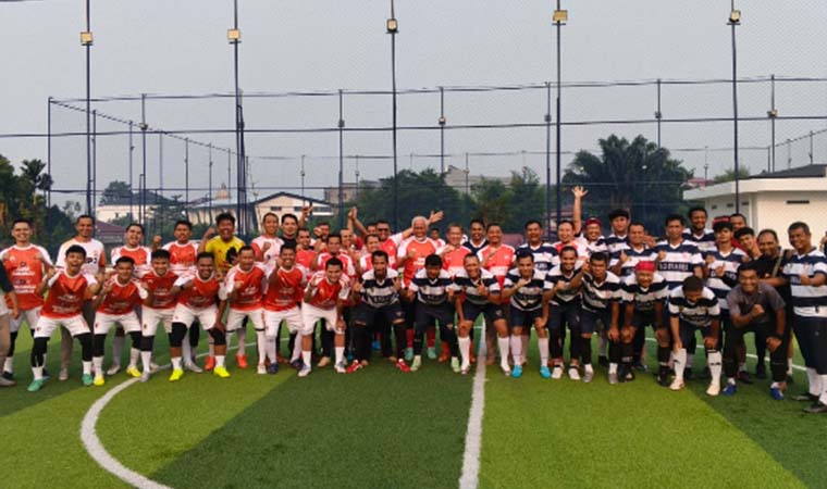 Seru! Presiden PKS AMY Adu Skill dengan PWI Riau, Laga Mini Soccer Berakhir 4-4
