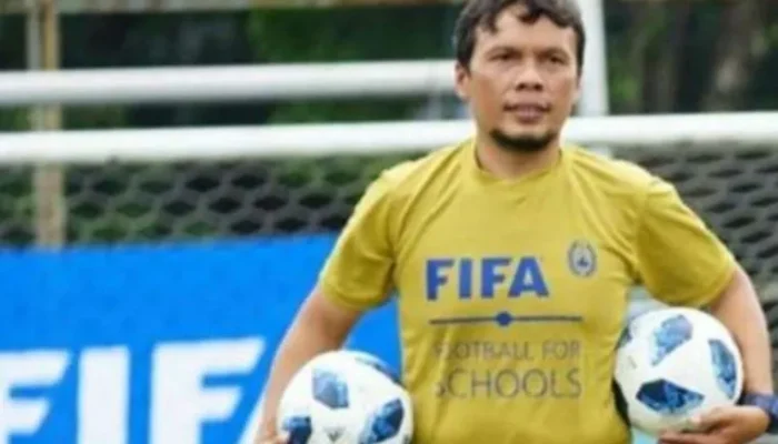 Coach Dian Jadi Satu-satunya Wakil Sumbar di FIFA MA Educator Pathway Assessment