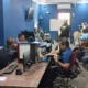 Suasana rapat Panpel pada Rabu (12/8/2026) di Sekretariat. Rapat juga mempergunakan zoom meeting. (dede amri/sgl)