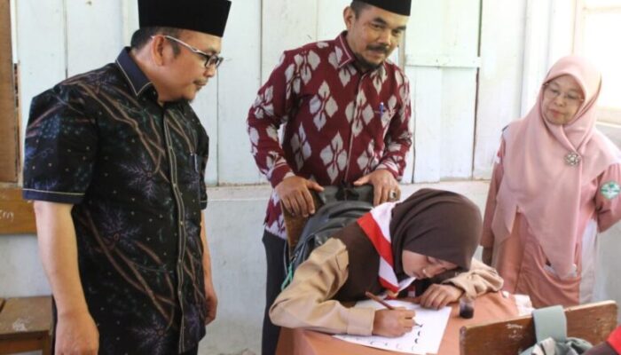 MTsN 17 Tanah Datar Hadirkan Sanggar Kaligrafi, Kembangkan Seni Bakat Islami