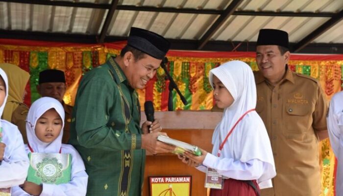 Lomba Tahfiz Alquran Murid-Orang Tua Warnai Peringatan HUT ke-81 RI di Pariaman