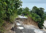 Hujan Deras Picu Longsor dan Jalan Terban di Padang Pariaman, Akses Sejumlah Wilayah Terputus