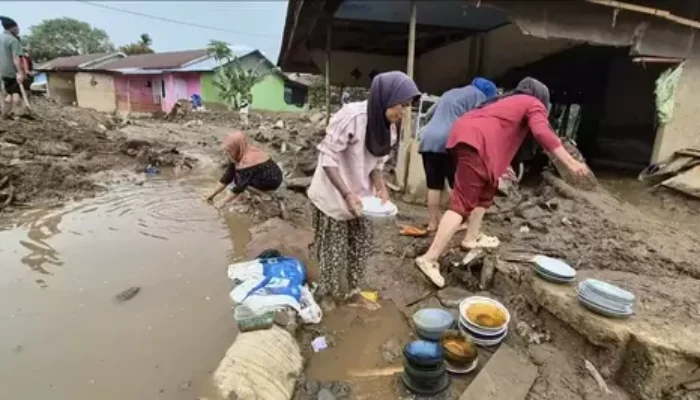 Korban Galodo di Solok Butuh Air Bersih, Listrik Masih Padam Total