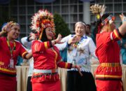 Kontingen TP-PKK Kota Padang Padukan Seni Minang dan Sosialisasi Program di Jambore Sumbar
