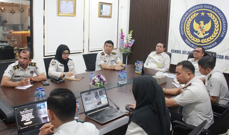 Perkuat Pelayanan Publik, Kanwil Ditjenpas Riau Ikuti Pemaparan Hasil Evaluasi