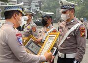 Raih Sejumlah Prestasi, 13 Personel Polisi Diganjar Penghargaan Ditlantas Polda Riau