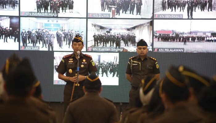 Pimpin Apel Gabungan, Kajati Riau Ingatkan Jajaran Soal Disiplin