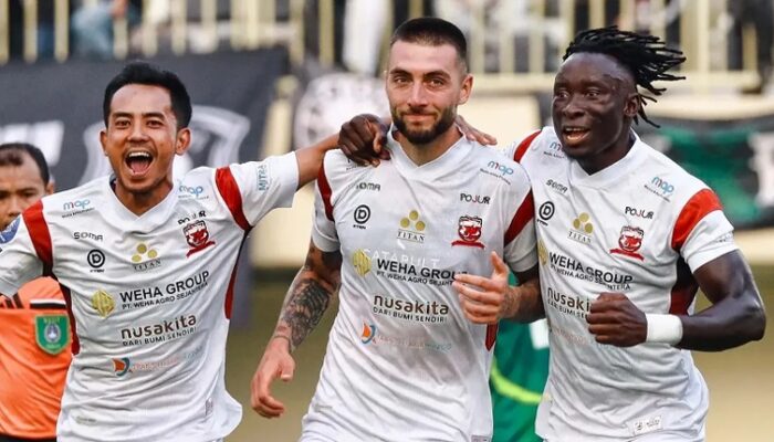 Start Sempurna Madura United Bikin Jersey Baru Laris Diburu Suporter
