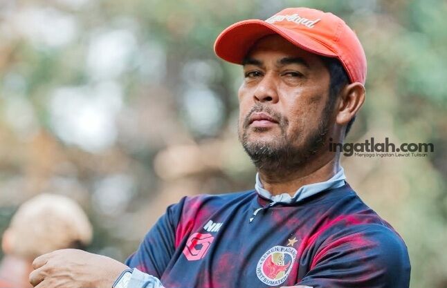 Kalah 0-1 dari PSPS, Semen Padang FC Pecat Nil Maizar
