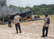 Polisi Sisir Sungai Tesso, 12 Rakit PETI Dibakar hingga Tak Bisa Beroperasi