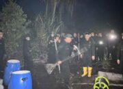 Dansat Brimob Turun Langsung Tangani Karhutla di Siak, Api Dicegah Agar Tak Meluas