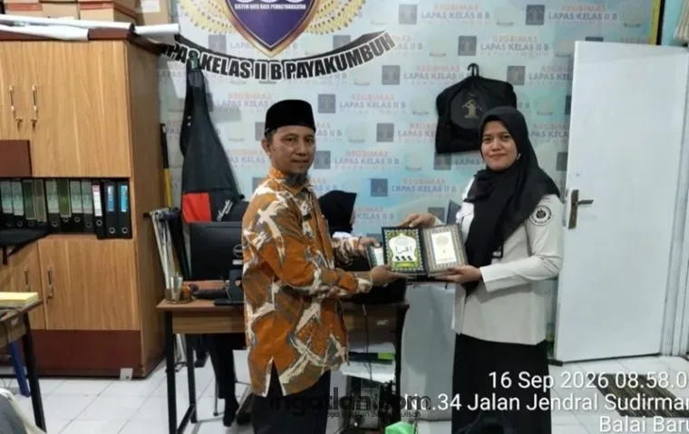 Muhammadiyah Salurkan Al-Qur'an dan Iqra untuk Ratusan Warga Binaan Lapas Payakumbuh