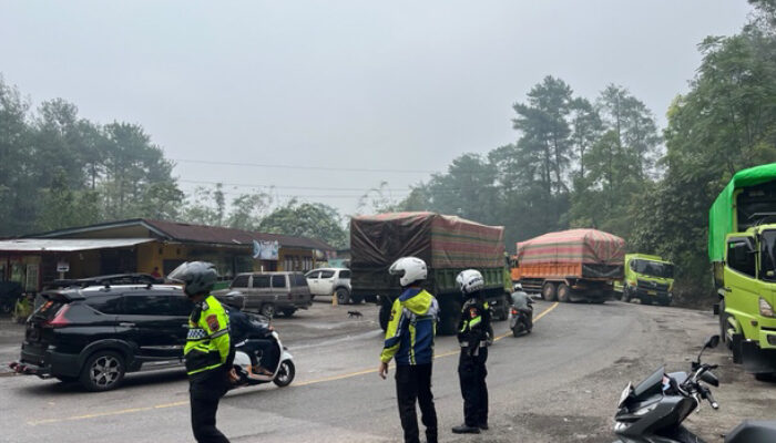 Kecelakaan Dua Truk di Sitinjau Lauik, Jalur Padang-Solok Sempat Macet Panjang