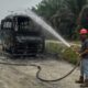 Bus Sekolah Hangus Terbakar di Jalan Poros Inhu