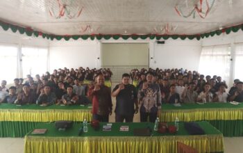 Tim Hello Beasiswa Sambangi Diniyyah Pasia, Santri Kenali Peluang Kuliah Internasional