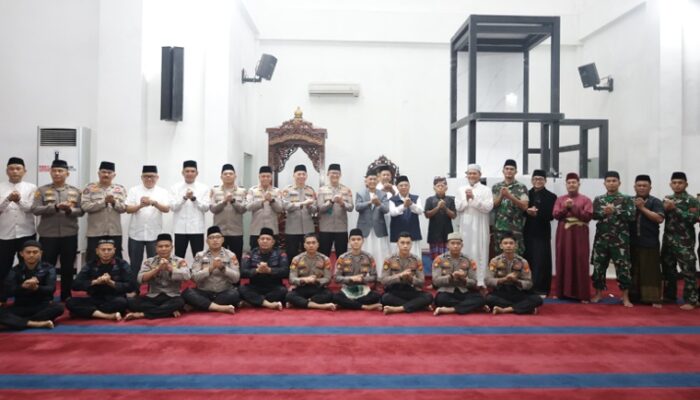 Lewat Subuh Keliling, Polda Riau Ajak Warga Jaga Keamanan dan Kelestarian Lingkungan