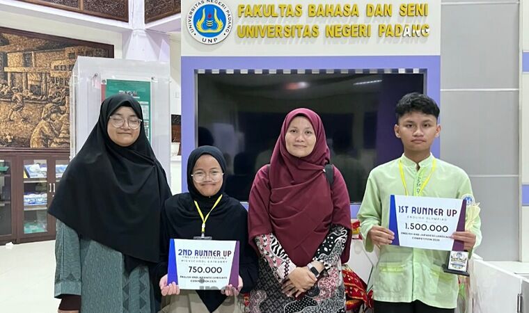 Ukir Sejarah Baru, Santri PPM Diniyyah Pasia Raih Juara II dan III English and Japanese Language Competition UNP 2026