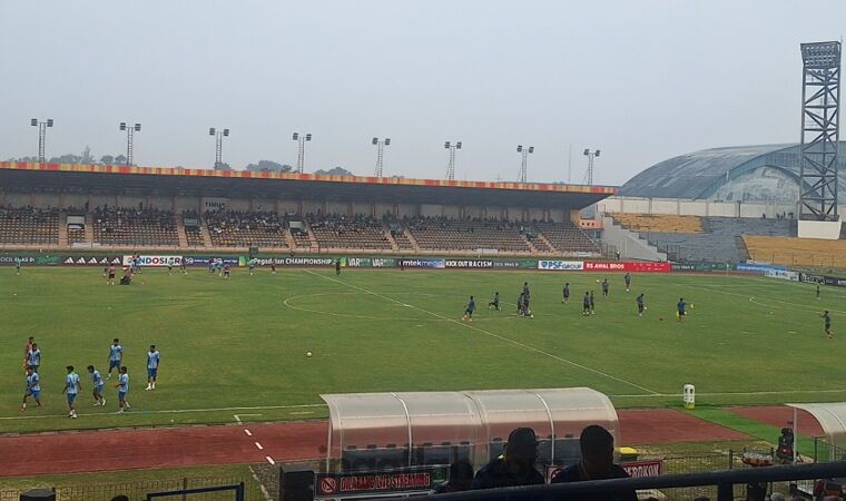 Kabut Asap Selimuti Pekanbaru, AQI Tembus 212 Jelang Laga PSPS vs Persiku