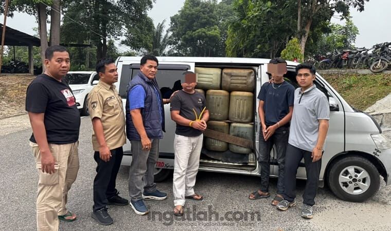 Bawa 2.400 Liter Pertalite, Dua Pria Diperiksa Satreskrim Polres Kuansing
