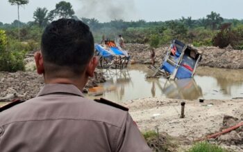 Tambang Emas Ilegal Diduga Kembali Beroperasi, Polsek Kampar Kiri Hilir Bakar 2 Rakit PETI